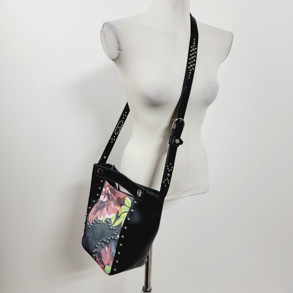 3.1 Phillip Lim studded bucket bag crossbody - Picture 3 of 11